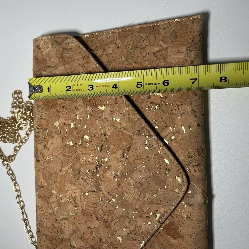 Natural Cork Crossbody Purse With Gold‎ Accents Chain Strap